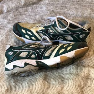 Mizuno Wave Lightning Volleyball Shoe
